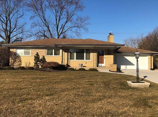 37557 Andrew Dr, Sterling Heights, MI 48312
