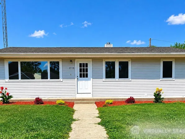 2110 W Memorial Dr, Janesville, WI 53548