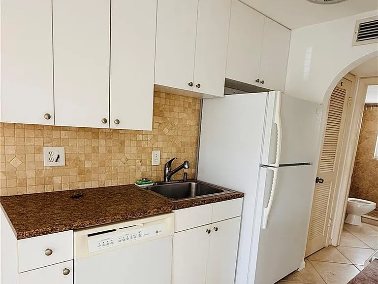 3250 10th St N #B2 — Photo 12