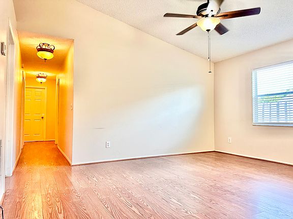 3rd image of 13887 Glasser Ave