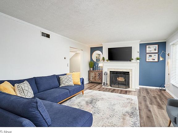 3rd image of 4194 E Normandy Park Dr