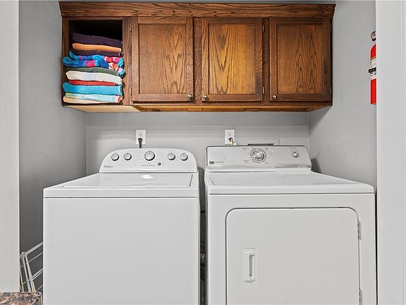 5th image of 822 Green Breeze Cir