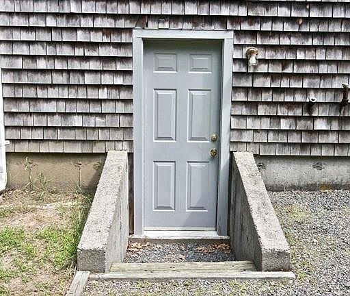 5th image of 719 Plymouth St