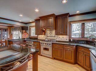 7500 N Boyd Way, Fox Pt, WI 53217