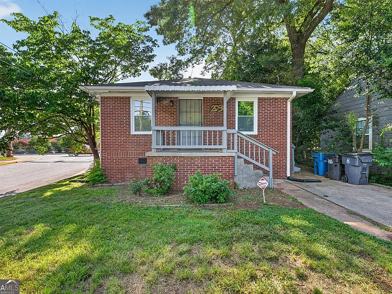 2036 McPherson Dr — Photo 1