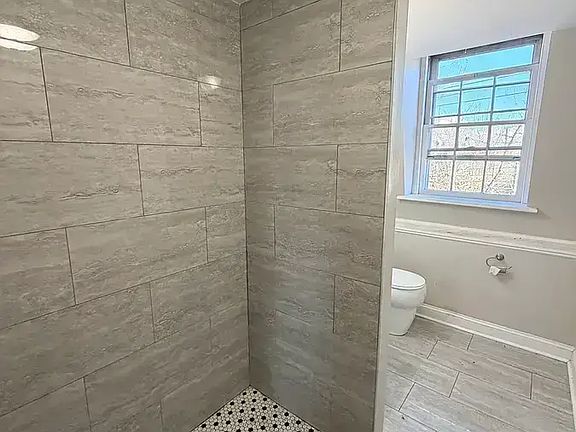 4th image of 1210 Chapel St #3