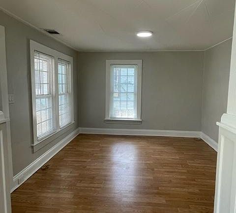 5th image of 249 Pomegranate Ave
