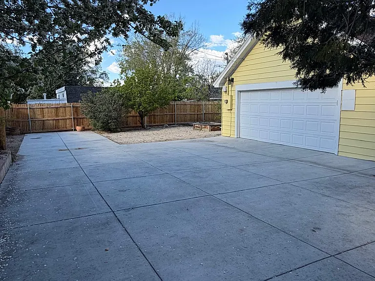 Oversize Garage & Additional Parking