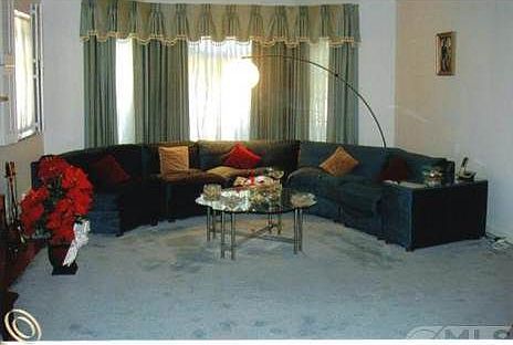 Warrington - Living Room.jpg