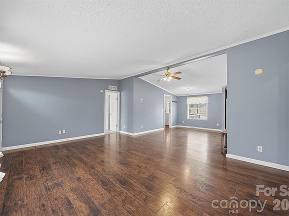 3rd image of 315 W McDowell St