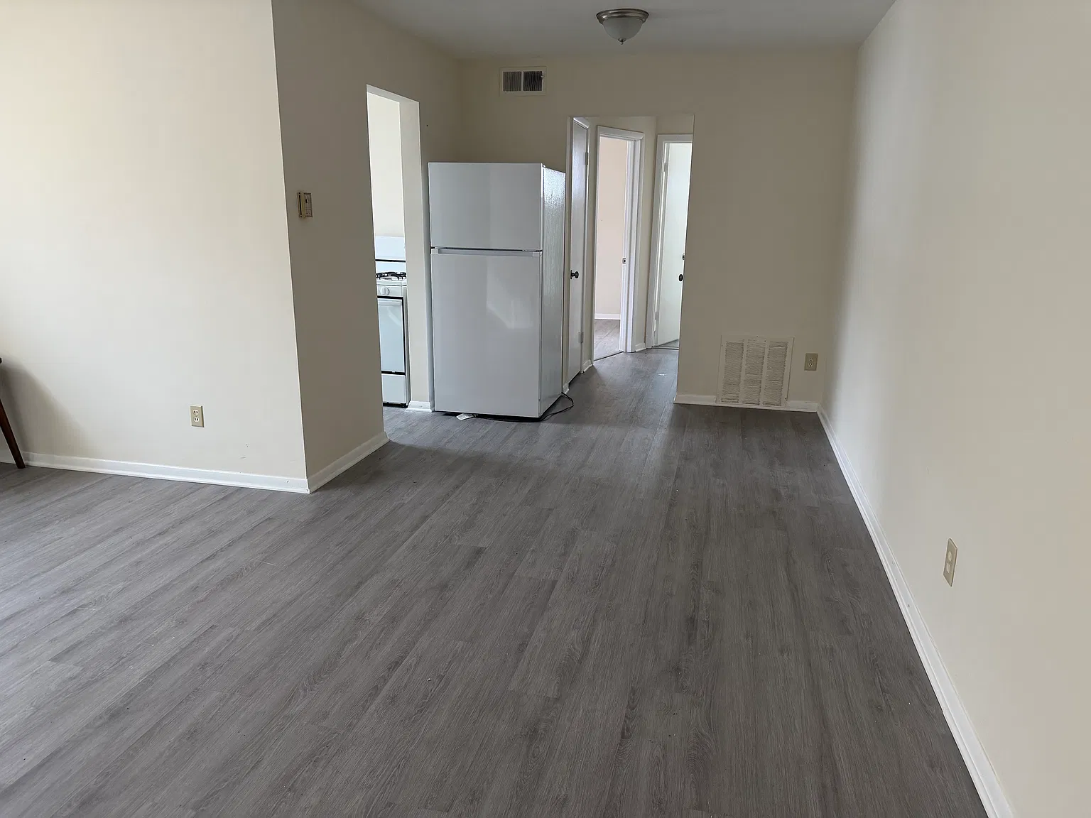4560 East 104 Street — Photo 2