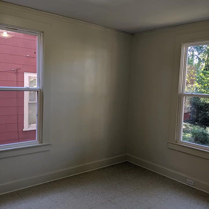 1st image of 393 Watson St
