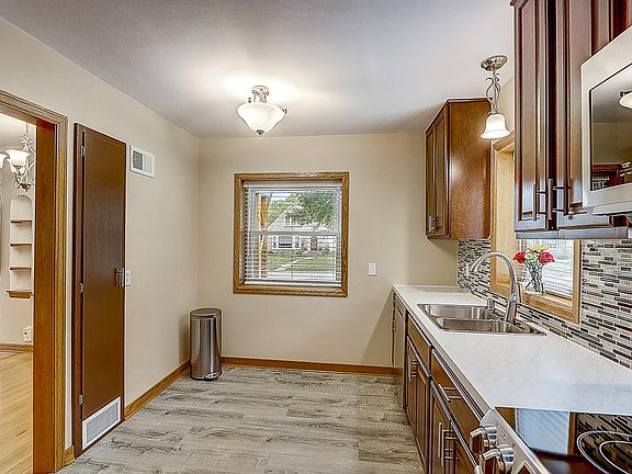5th image of 2123 W Kendall Ave