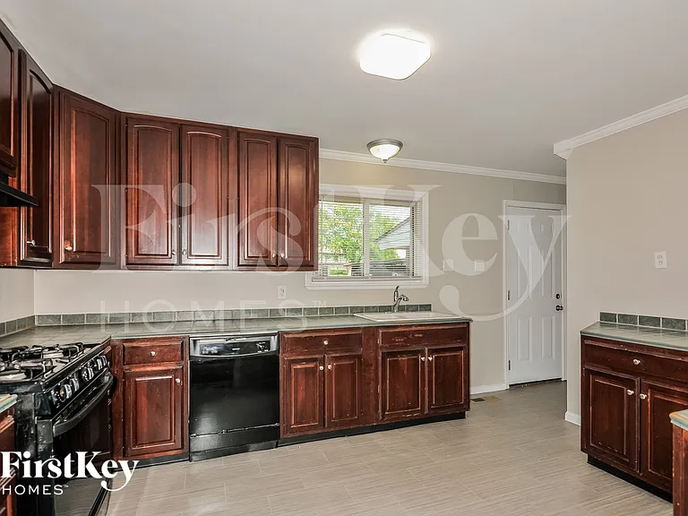 3245 Santiago Dr — Photo 7