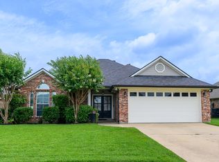 5857 Bluebonnett Dr, Bossier City, LA 71112