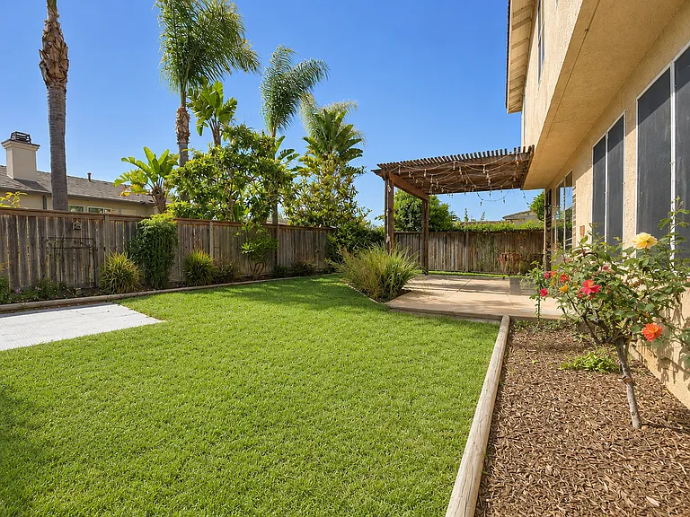 686 Jay Ct — Photo 19