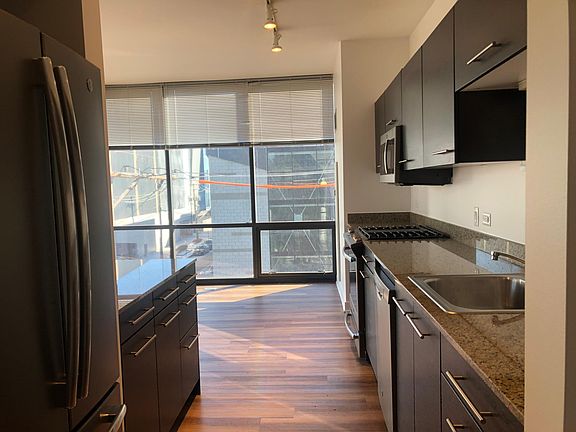2nd image of 1535 N Dayton St #306