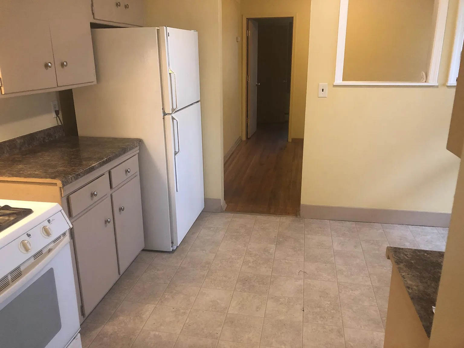 1275 Payne Ave — Photo 3