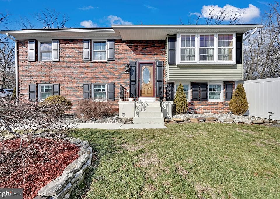 1st image of 308 Highland Dr