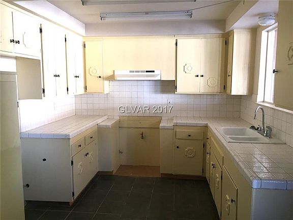 5th image of 328 Pershing Dr #0