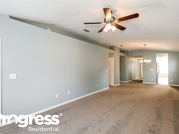 4th image of 7860 Pikes Peak Dr