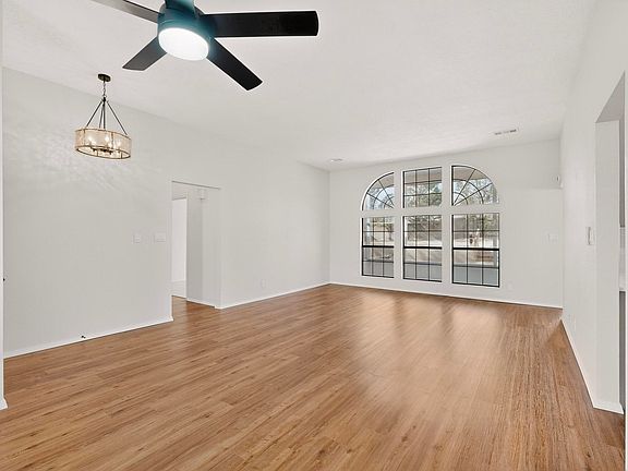 5th image of 1709 Savannah Dr NE