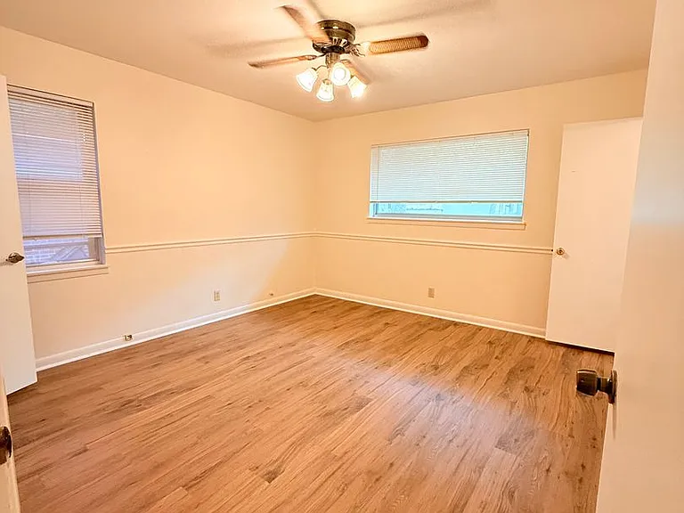 612 Hillview Dr — Photo 17