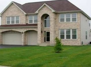 1410 Bison Ln, Hoffman Estates, IL 60192