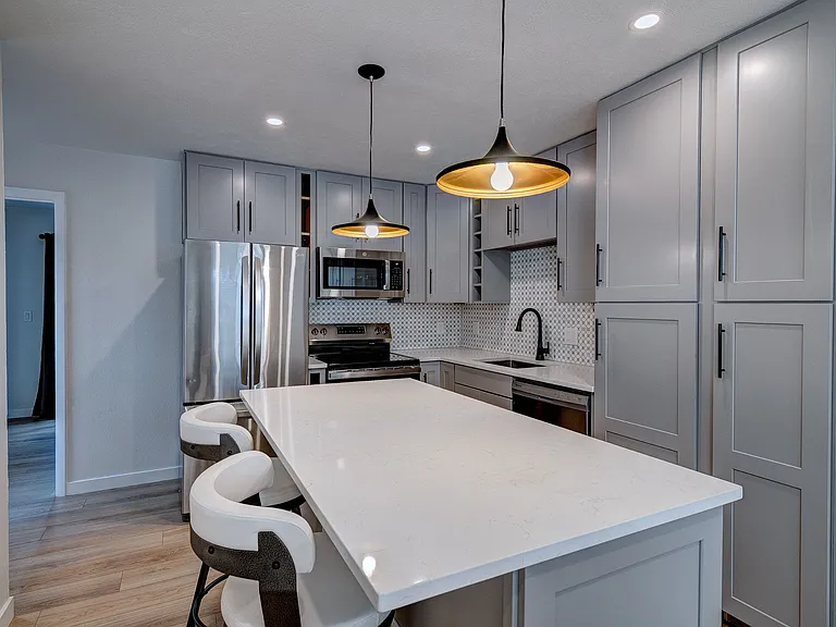 1327 Pine St #4 — Photo 5