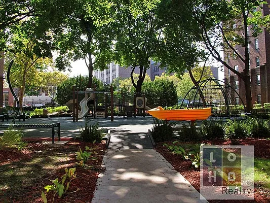 Rented by LoHo Realty | media 6