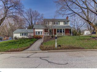 327 Dundee Pl, Devon, PA 19333