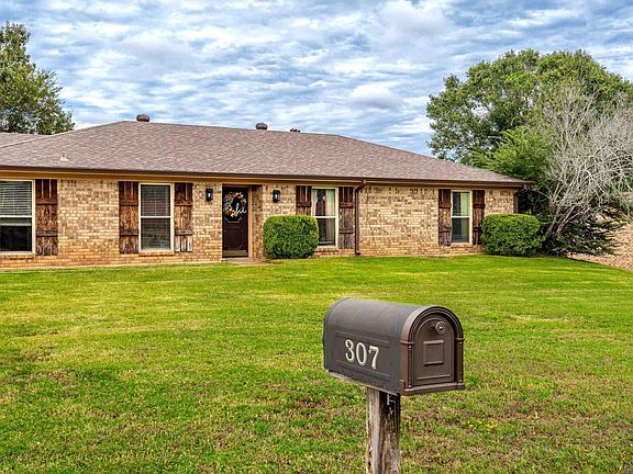 2nd image of 307 Mari Beth Ln