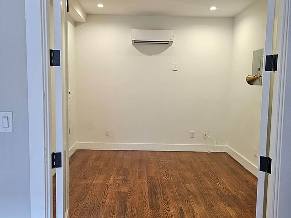 3rd image of 228 Manhattan Ave #2F