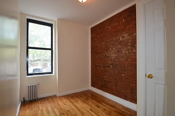 Rented by CITY SKYLINE REALTY INC | media 28