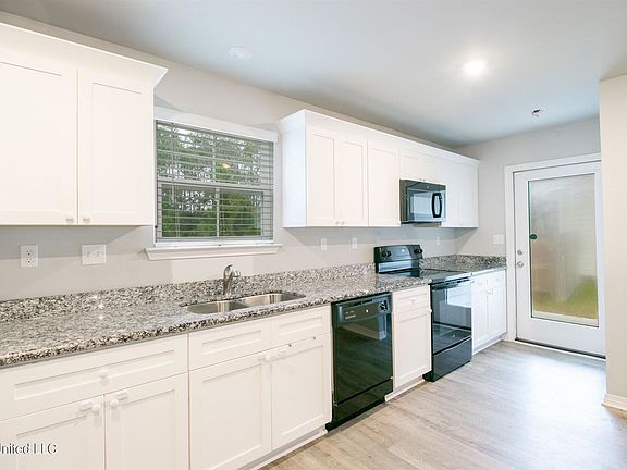 3rd image of 13404 Willow Oak Cir