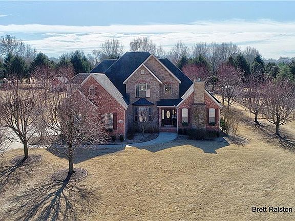 2nd image of 2410 Marylane Dr
