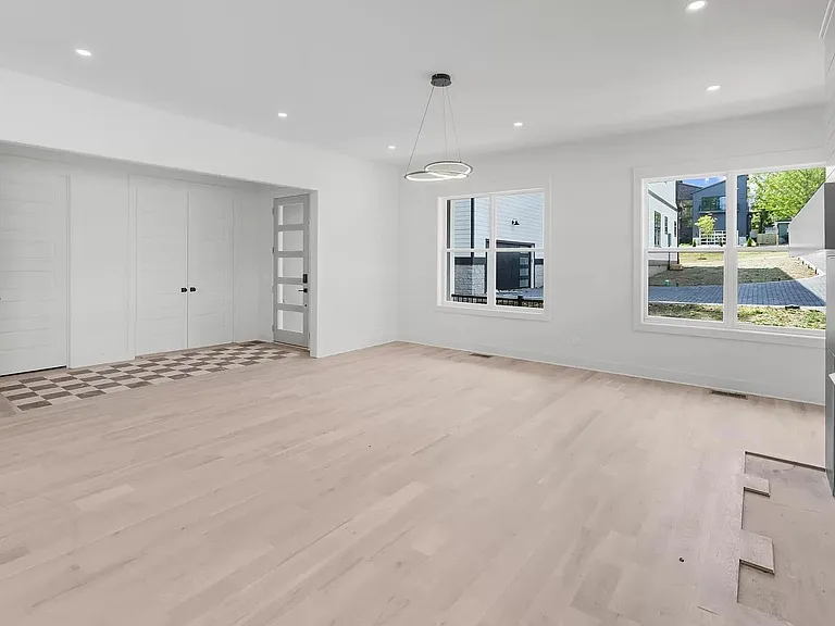 2321A Carter Ave — Photo 4