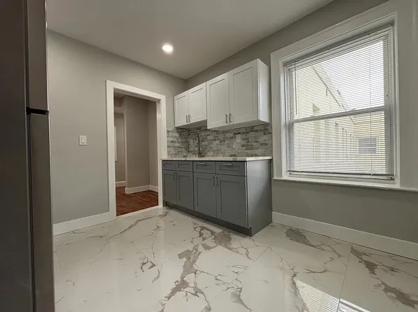 70A303 Circular Ave #303, Hamden, CT 06514