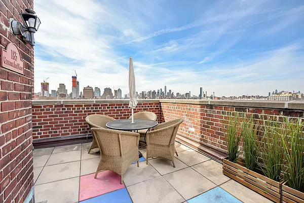 Sold by Compass | media 10