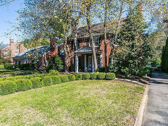 2nd image of 1817-1819 Carolyn Dr
