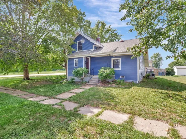 127 S High St, Elliott, IL 60933