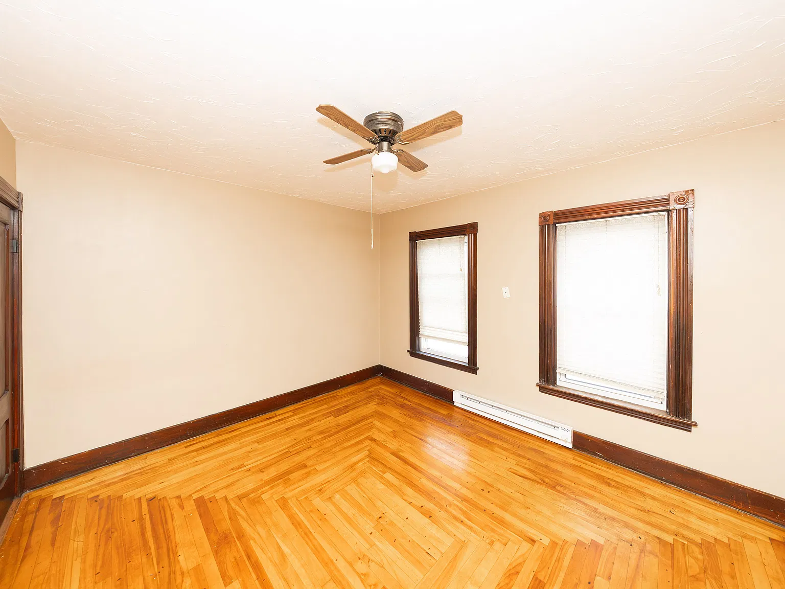2 bed, 888 sqft, $2,000 — Photo 3