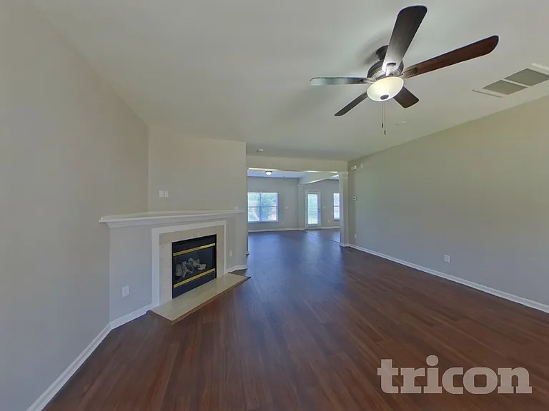 1522 Ladora Dr — Photo 4