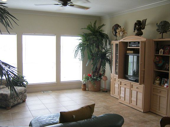 2nd image of 8917 Lewis Ln
