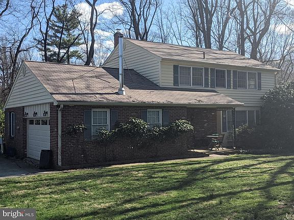 2nd image of 11 N Sugartown Rd