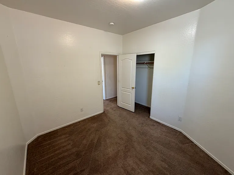 6926 S 37th Dr — Photo 27