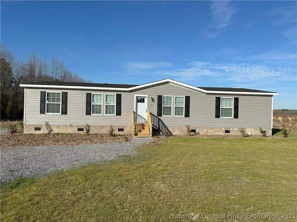 441 Hayes Rd, Spring Lake, NC 28390