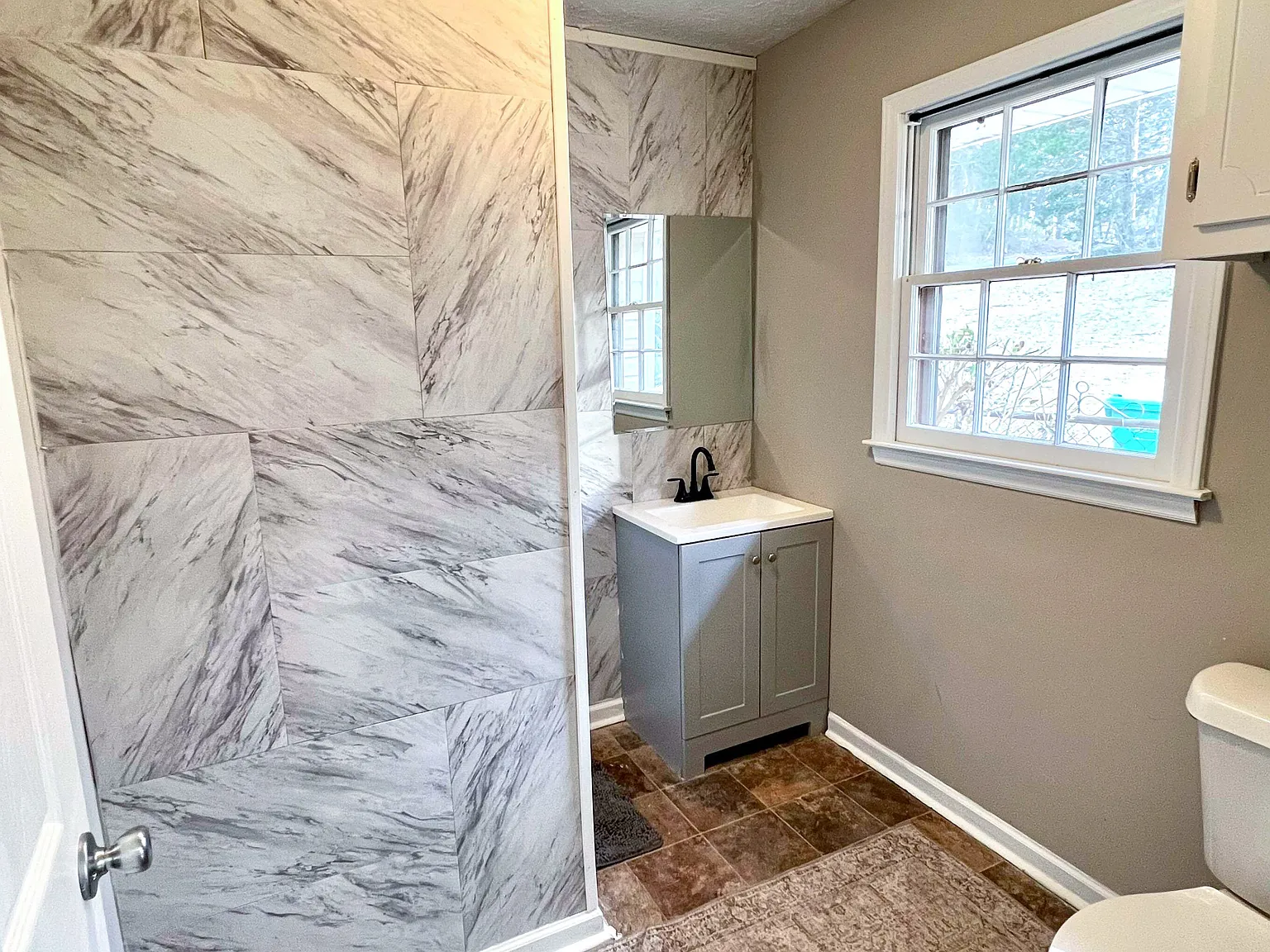 4 bed, 3.0 bath, 1559 sqft, $1,139 — Photo 1
