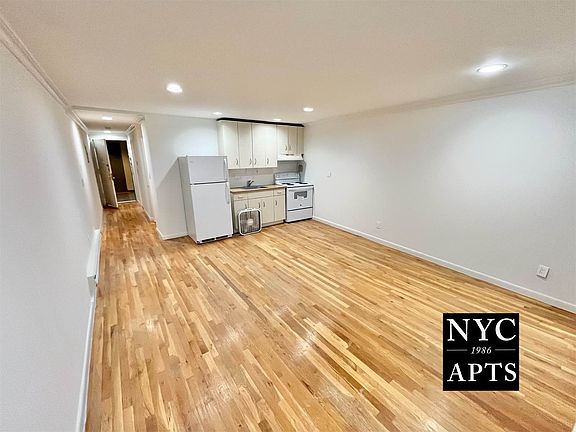 3rd image of 334 E 55th St APT 16