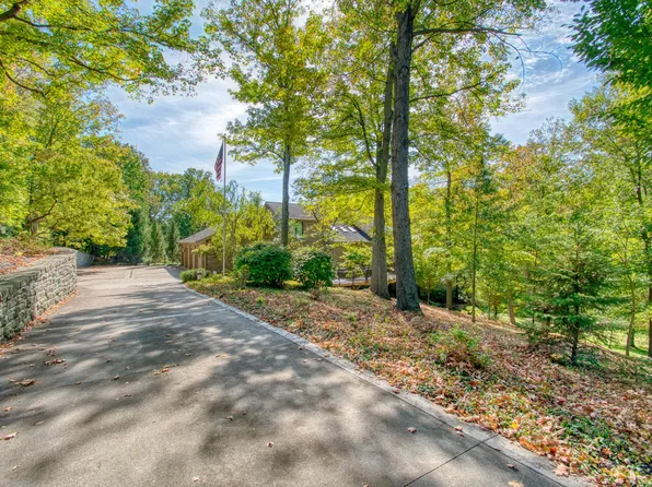 903 Squire Oaks Dr, Villa Hills, KY 41017